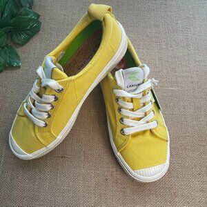 Cariuma Yellow Canvas OCA Low Unisex - US Size M4, W5.5